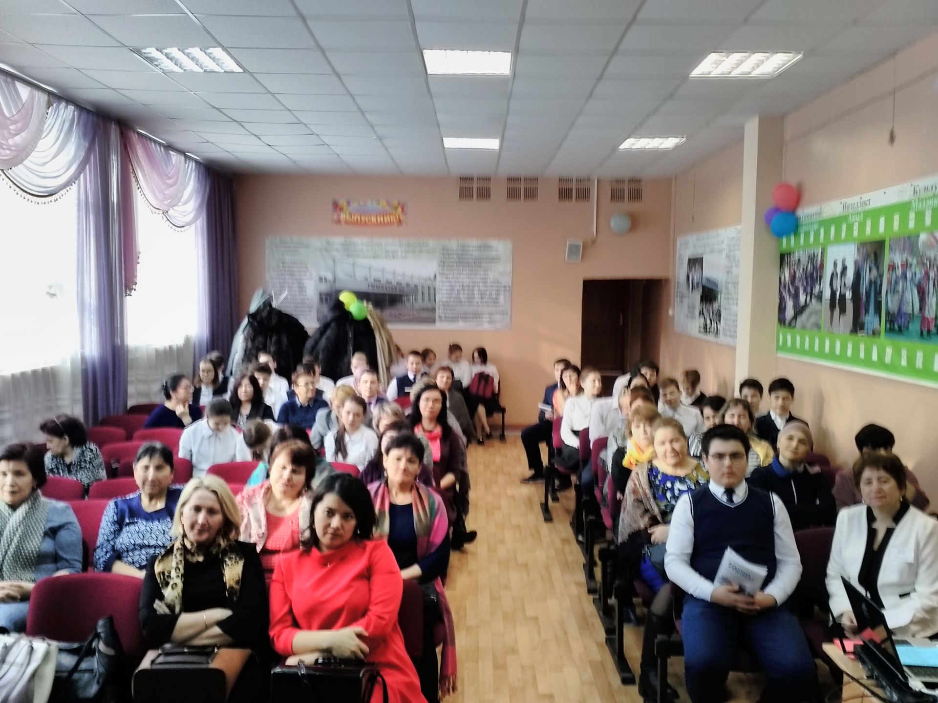 Казанның 4 татар гимназиясендә иҗади очрашу