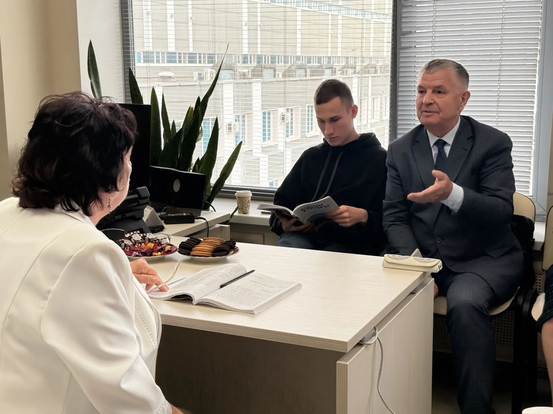 “Фикердәшләр” клубы “Казан утлары” редакциясендә журналның соңгы саннарына күзәтү ясады