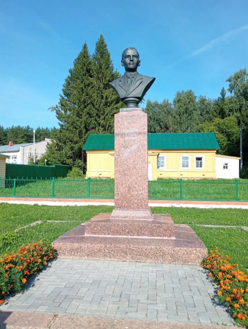 Кушлавычта Тукай бюсты